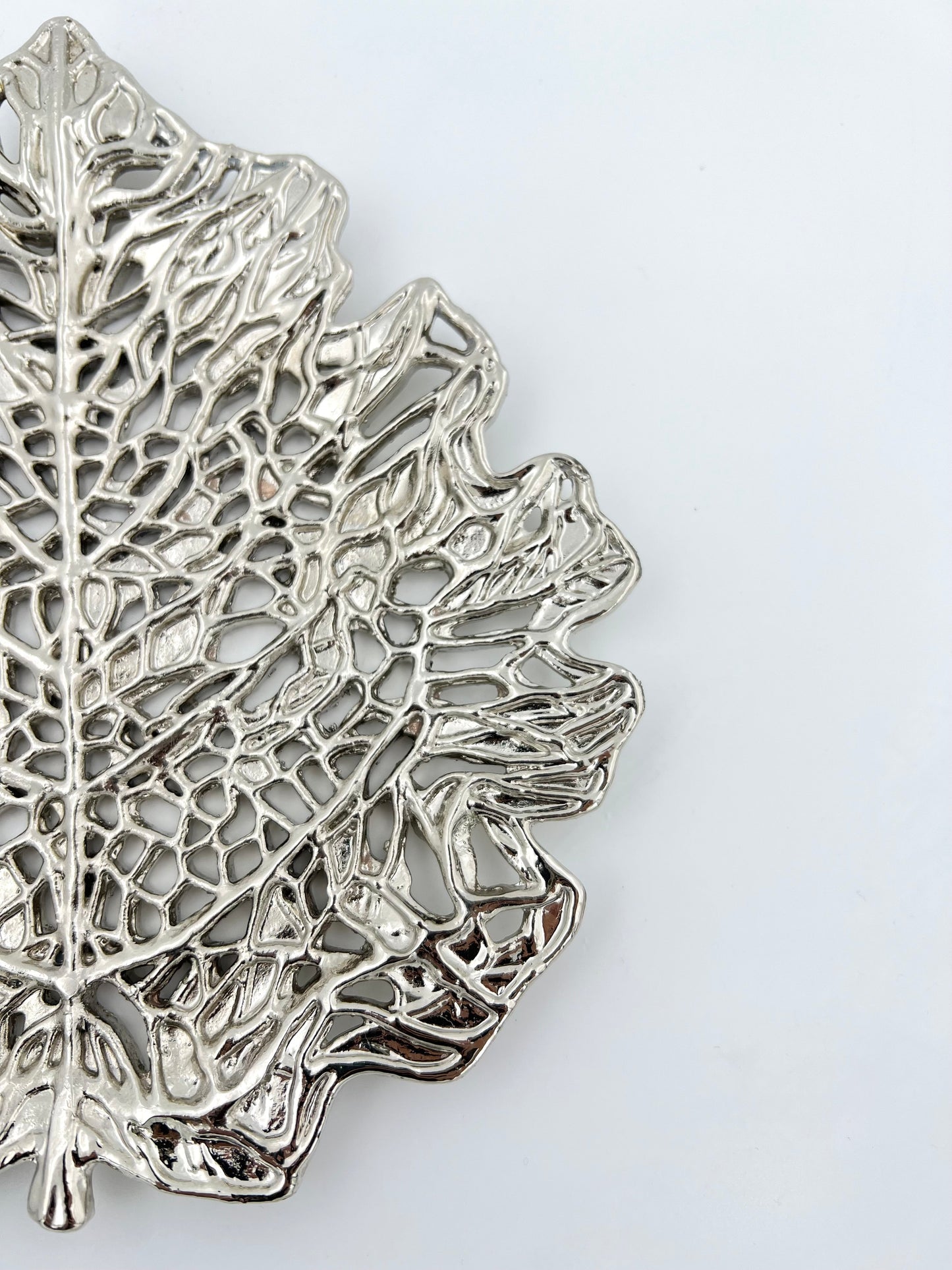 Skeletal Leaf Tray - Decorative Metal Tray | Centrepiece | Home Accent | Gold, Silver or Antique Finish
