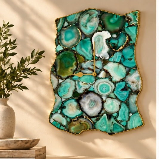 Close view of the emerald agate panels and their pale geode centres