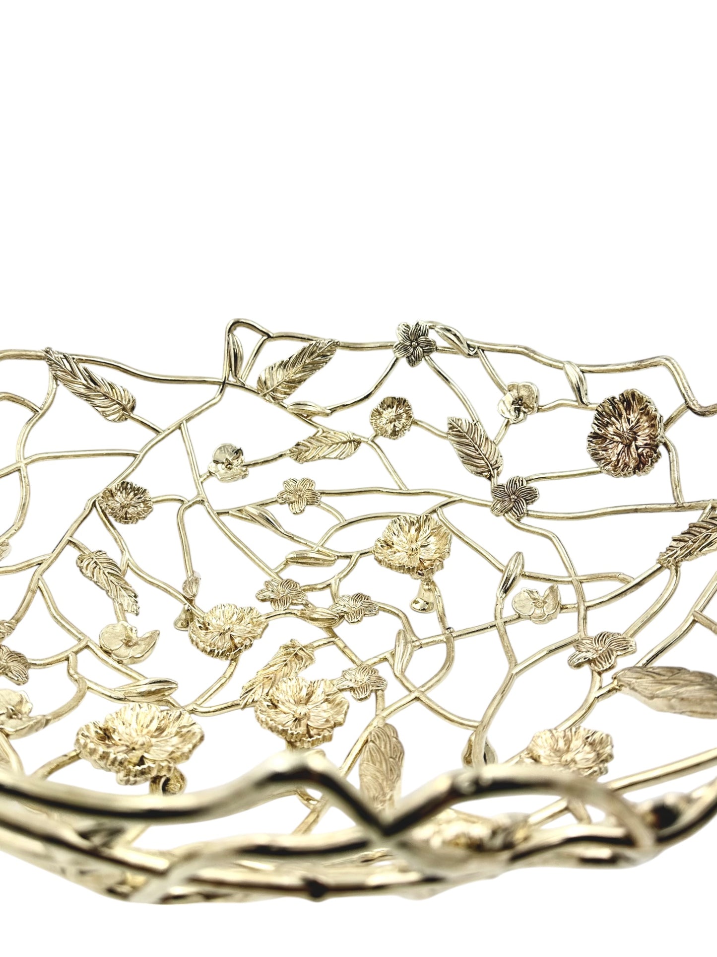 Blossom Weave – Metal Fruit Basket | Decorative Serveware & Floral Centrepiece