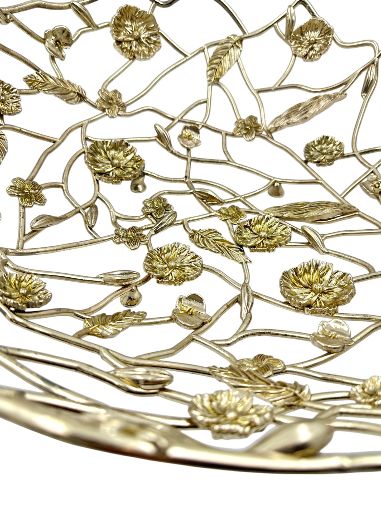 Blossom Weave – Metal Fruit Basket | Decorative Serveware & Floral Centrepiece