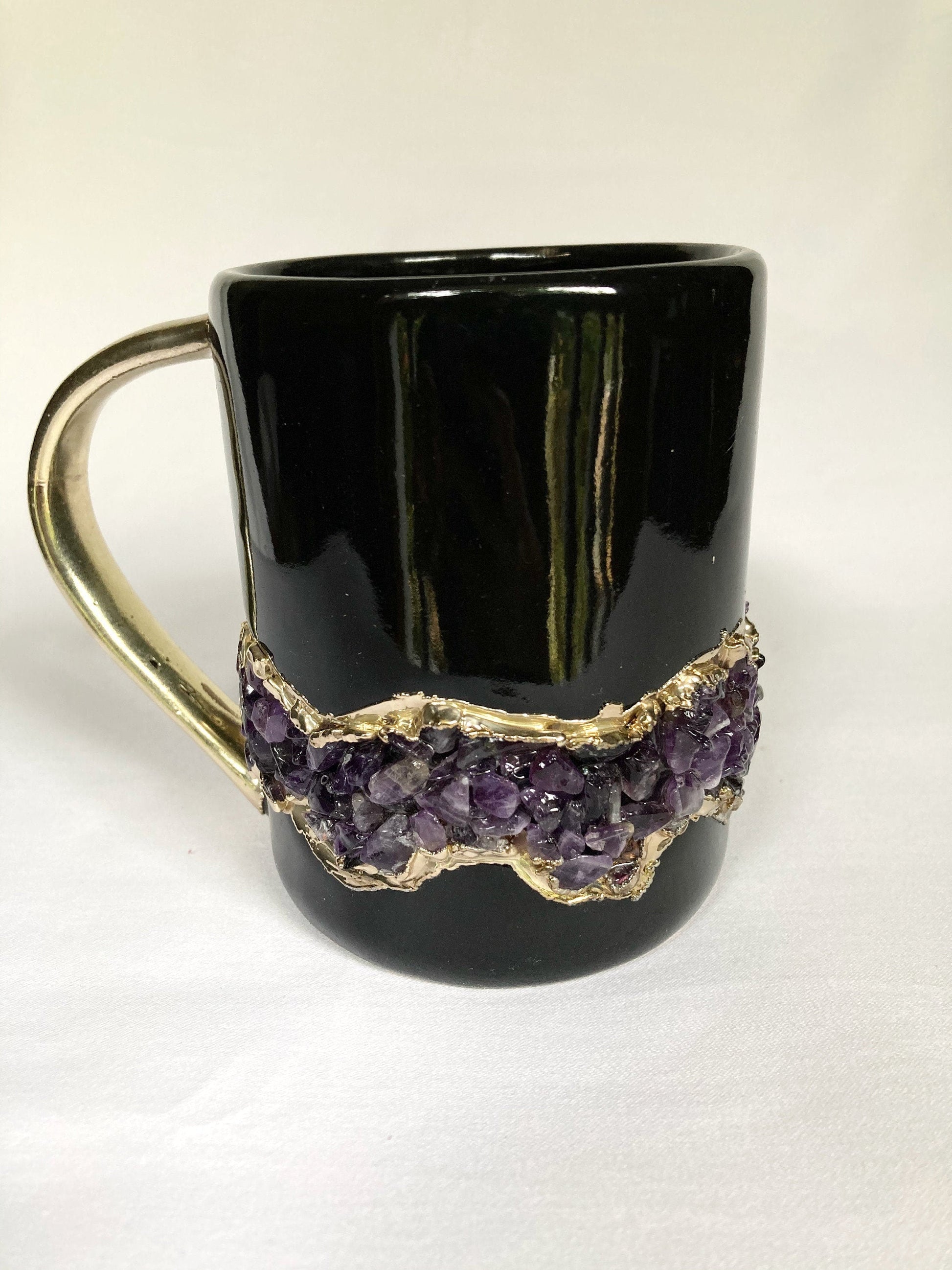 Crystal Chip Band Mug | Black & Gold | 12oz — Amethyst
