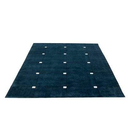 Blue & White Handcrafted Wool Tufted Rug